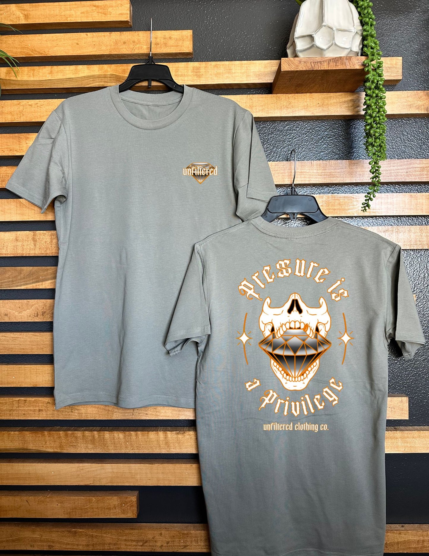PRESSURE UNISEX TEE
