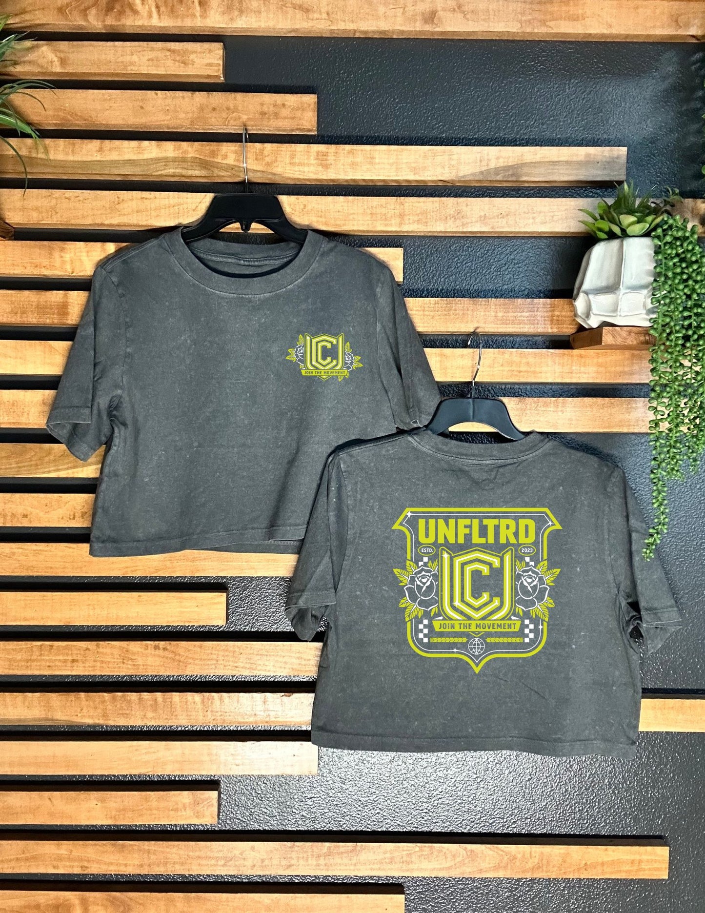MOVEMENT CROP TEE