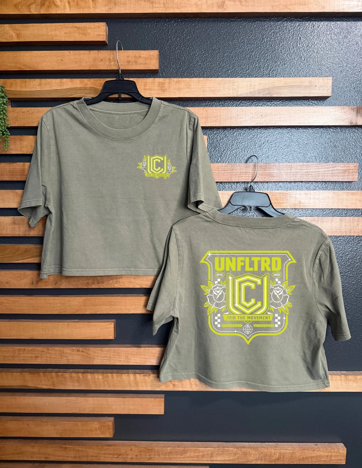 MOVEMENT CROP TEE