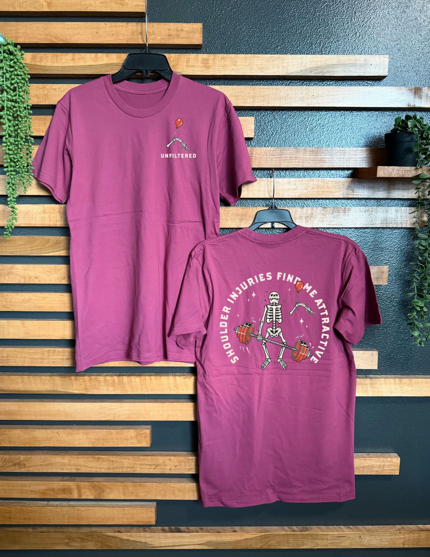 SHOULDER INJURIES FIND ME ATTRACTIVE UNISEX TEE