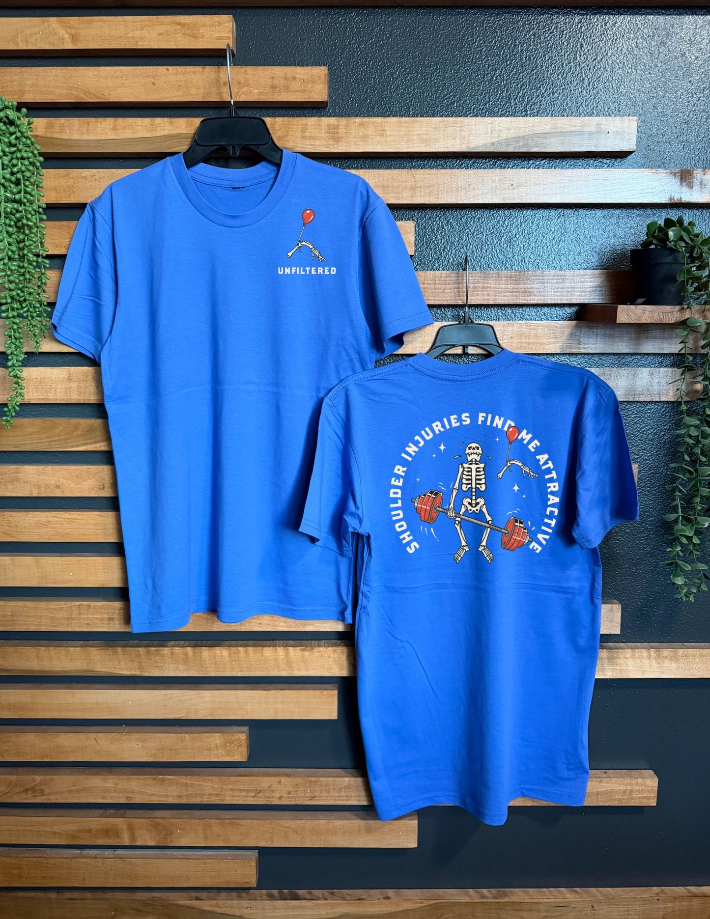 SHOULDER INJURIES FIND ME ATTRACTIVE UNISEX TEE