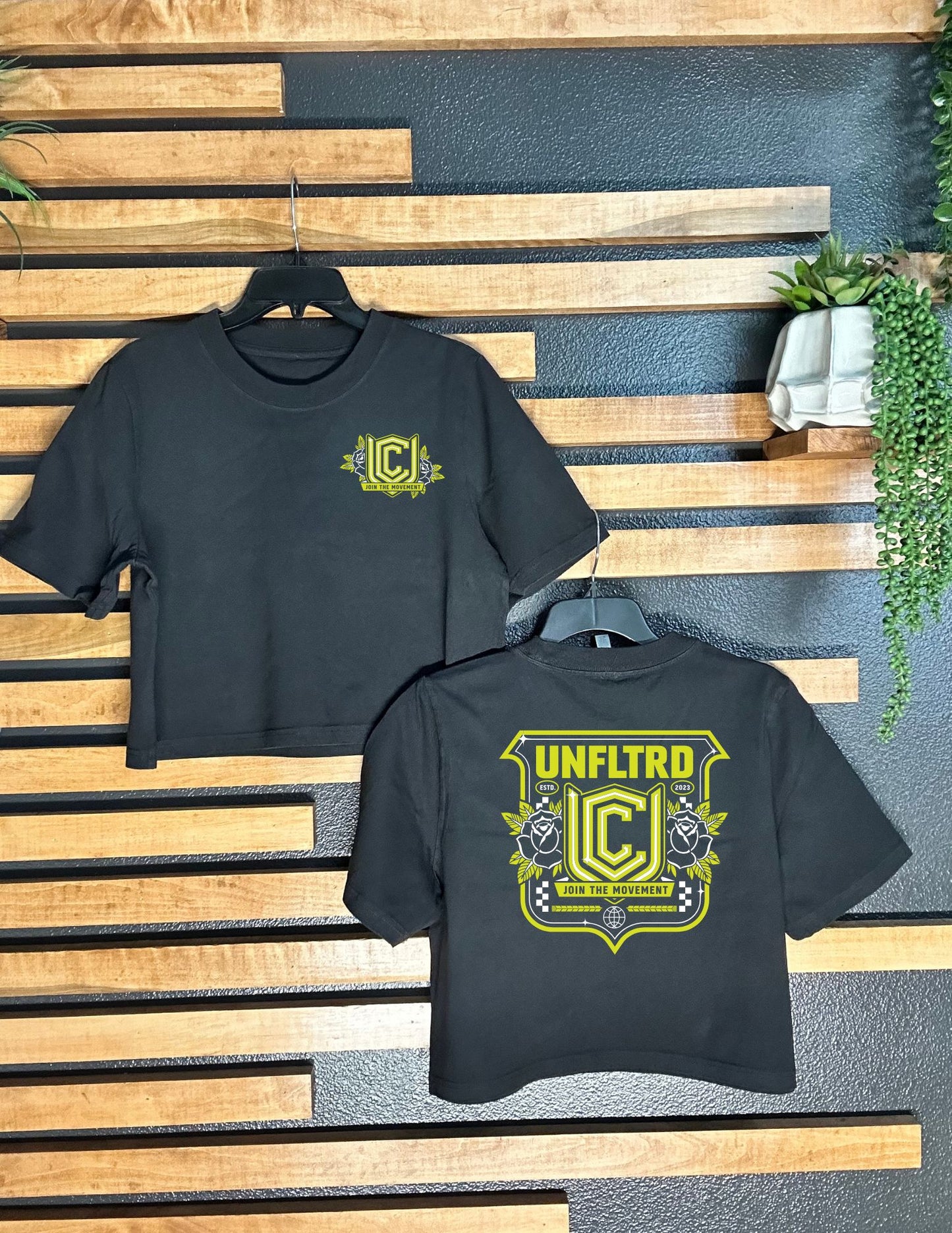 MOVEMENT CROP TEE